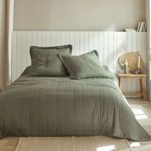 Jednobarevný prošívaný přehoz na postel s geometrickým designem #4591308