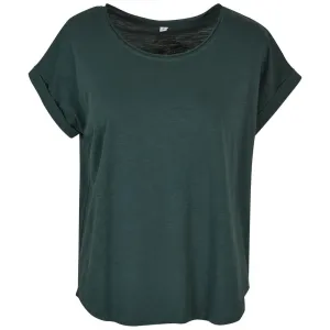Build Your Brand Dámské tričko s prodlouženým zadním dílem - Lahvově zelená | L