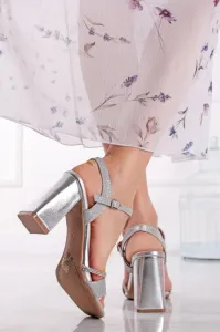 Stříbrné sandály na hrubém podpatku Hilary #3673005