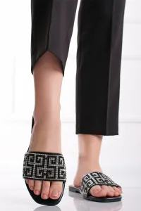Černé nízké pantofle s ozdobnými kamínky Beata #5944848