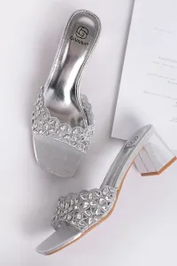 Stříbrné pantofle na hrubém podpatku Adry