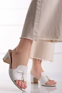 Bílé pantofle na hrubém podpatku Simone #6159256