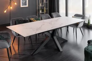 Estila Industriální rozkládací jídelní stůl Callandra s betonovým efektem a kovovými nohami 180-225cm
