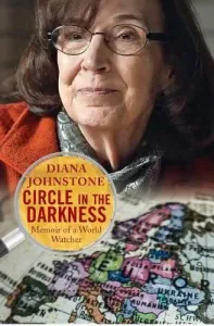 Circle in the Darkness: Memoir of a World Watcher (Johnstone Diana)(Paperback)