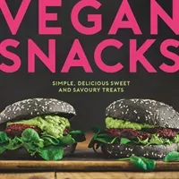 Vegan Snacks - Simple, Delicious Sweet and Savoury Treats (Clarke Elanor)(Pevná vazba)
