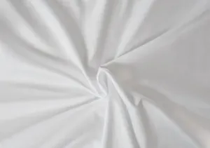 Saténové prostěradlo (180 x 200 cm) - Bílá - Výška matrace do 15 cm