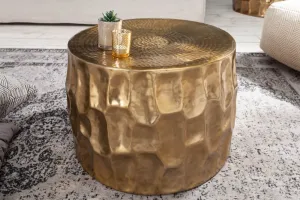 Estila Moderní kulatý konferenční stolek Siliguri s kladívkovým povrchem v zlatém provedení 53cm