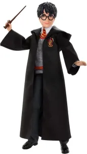 Panenka Harry Potter v chrabromilských školních šatech