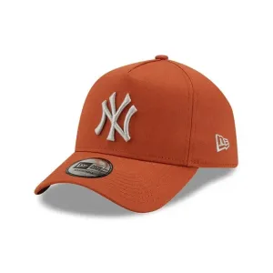 kšiltovka New Era 39thirty MLB NY Yankees Essential Brown #1127859