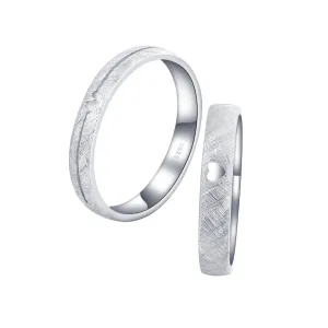 OLIVIE Snubní stříbrný prsten TLUKOT SRDCE 7452 Velikost prstenů: 12 (EU: 68-70), Pohlaví: Pánské Ag 925; ≤2,2 g