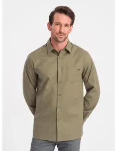 Pánská bavlněná košile s kapsou REGULAR FIT V2 OM-SHCS-0147 olivová