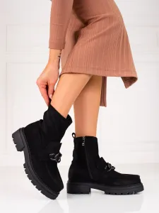 Designové dámské černé  kotníčkové boty na plochém podpatku #601430