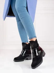 Komfortní černé dámské  kotníčkové boty na plochém podpatku #601553