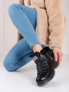 Krásné  kotníčkové boty dámské černé na plochém podpatku #601579