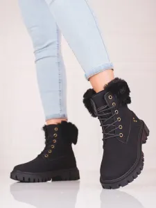 Pěkné  kotníčkové boty černé dámské na plochém podpatku #601412