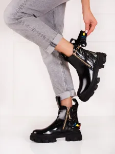 Praktické černé dámské  kotníčkové boty na plochém podpatku #601084