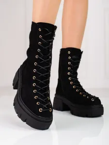 Stylové černé dámské  kotníčkové boty na širokém podpatku #601297