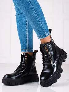 Trendy černé dámské  kotníčkové boty na plochém podpatku #600445