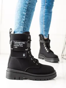 Výborné černé dámské  kotníčkové boty na plochém podpatku #598178