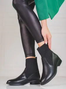 Výborné černé  kotníčkové boty dámské na plochém podpatku #601160