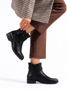 Zajímavé  kotníčkové boty černé dámské na plochém podpatku