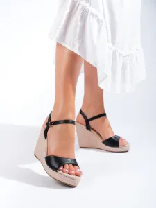 Jedinečné  sandály dámské černé na klínku #4816246