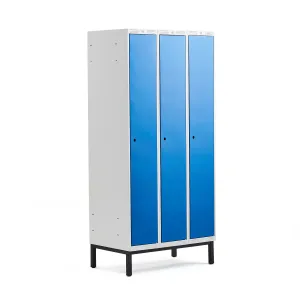 Šatní skříňka CLASSIC, s nohami, 3 sekce, 1940x900x550 mm, modré dveře