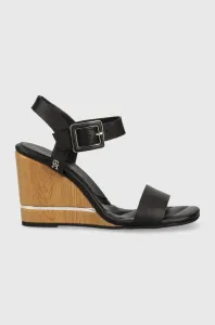 Sandály Tommy Hilfiger HARDWARE WEDGE SANDAL dámské, černá barva, na klínku, FW0FW07074