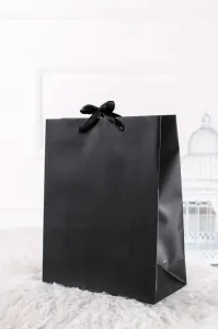 Malá černá dárková taška 22x10x27 cm