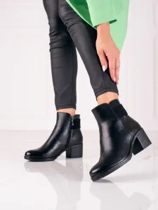 Komfortní  kotníčkové boty černé dámské na širokém podpatku #600515