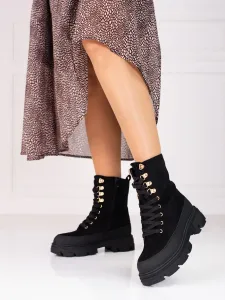 Pěkné černé dámské  kotníčkové boty na plochém podpatku #601321