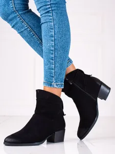 Trendy černé  kotníčkové boty dámské na širokém podpatku #600443