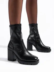 Výborné  kotníčkové boty černé dámské na plochém podpatku #5570774