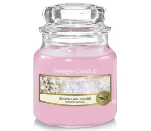 Yankee Candle Yankee Candle - Vonná svíčka SNOWFLAKE KISSES malá 104g 20-30 hod